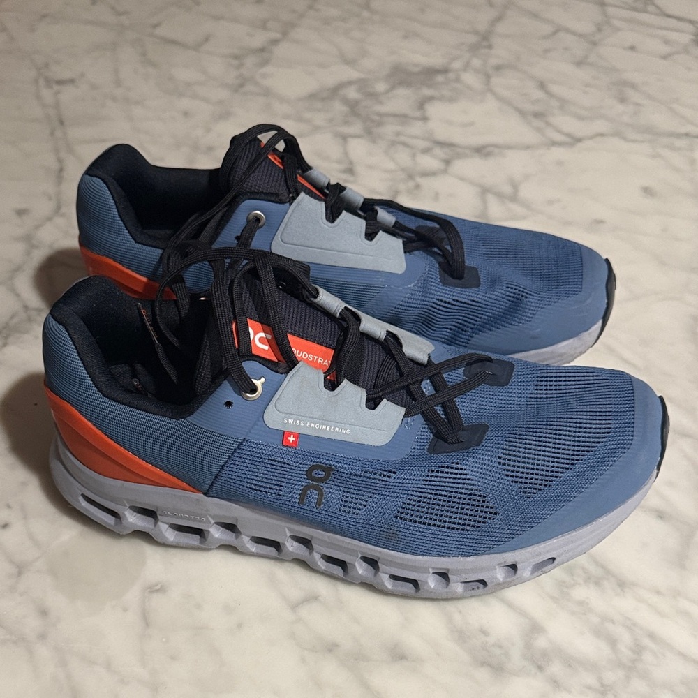 On Running cloudstratus Shoes in Blue and Orange